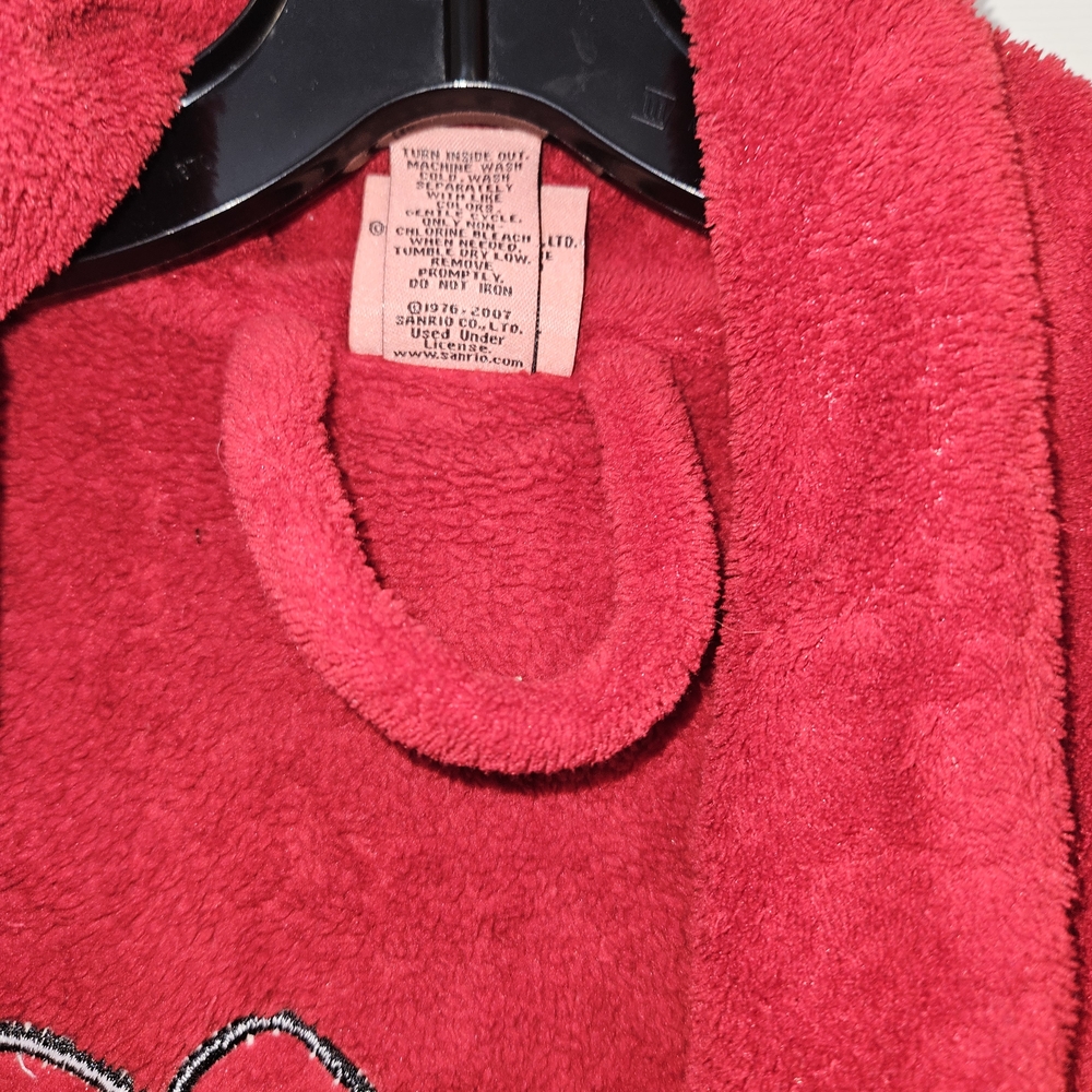 Hello Kitty Red Robe - Picture 2 of 7